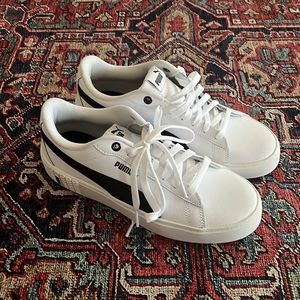 Women’s platform Puma sneakers